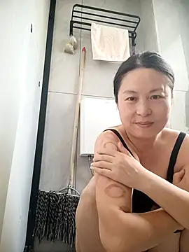 Snapshot of chengcheng12 chatting on 10/09/25, 12:33 chengcheng12 online show from 10/09/25, 12:33