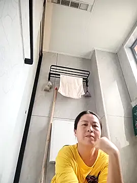 Snapshot of chengcheng12 chatting on 10/18/25, 01:51 chengcheng12 online show from 10/18/25, 01:51