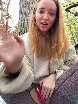 Snapshot of FayeFlame chatting on 11/13/25, 11:36 FayeFlame online show from 11/13/25, 11:36