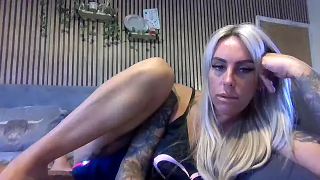 poppyinga1 online show from 03/27/26, 08:22