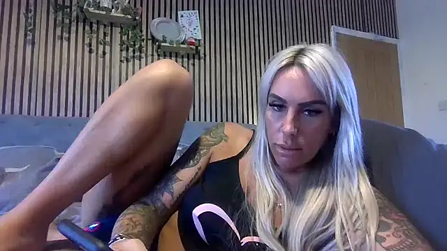 poppyinga1 online show from 03/27/26, 08:26