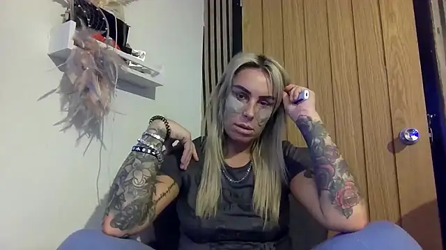 poppyinga1 online show from 02/23/26, 04:51