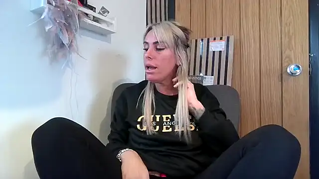 poppyinga1 online show from 03/04/26, 09:39