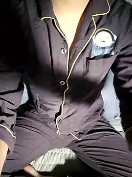 Snapshot of 111owo111 chatting on 10/21/25, 03:33 111owo111 online show from 10/21/25, 03:33