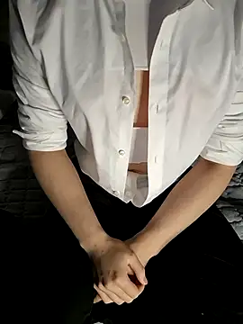 111owo111 online show from 05/04/26, 12:30