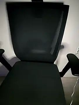 Snapshot of 111owo111 chatting on 11/14/25, 01:59 111owo111 online show from 11/14/25, 01:59