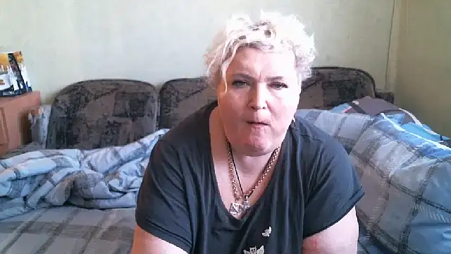 Snapshot of Lana555 chatting on 09/12/25, 12:38 Lana555 online show from 09/12/25, 12:38