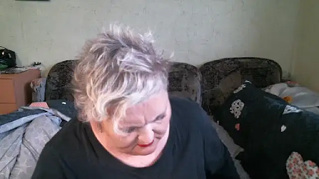 Snapshot of Lana555 chatting on 12/01/25, 10:49 Lana555 online show from 12/01/25, 10:49