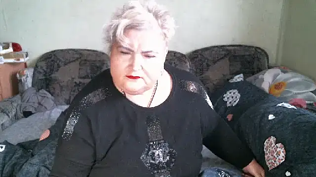 Snapshot of Lana555 chatting on 12/16/25, 08:18 Lana555 online show from 12/16/25, 08:18