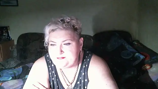 Snapshot of Lana555 chatting on 09/22/25, 11:44 Lana555 online show from 09/22/25, 11:44