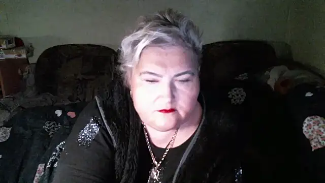 Snapshot of Lana555 chatting on 12/15/25, 08:14 Lana555 online show from 12/15/25, 08:14