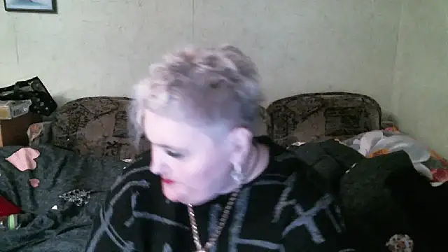 Snapshot of Lana555 chatting on 11/15/25, 09:52 Lana555 online show from 11/15/25, 09:52