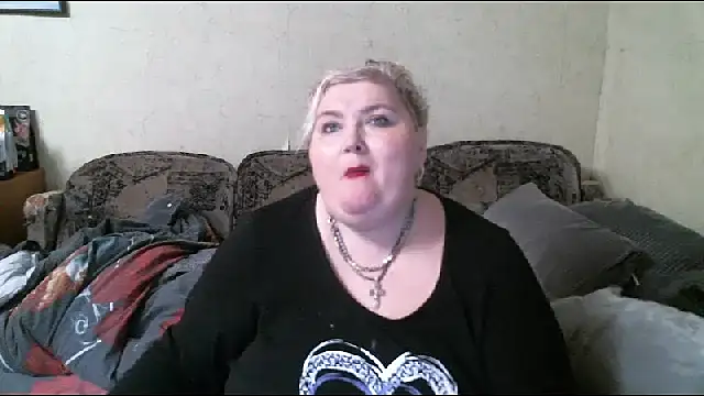 Snapshot of Lana555 chatting on 03/16/25, 08:10 Lana555 online show from 03/16/25, 08:10