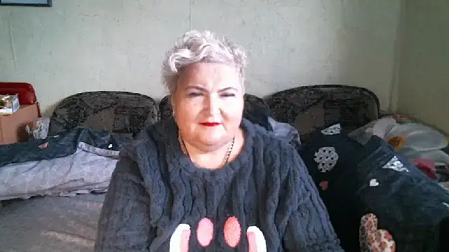 Snapshot of Lana555 chatting on 12/18/25, 12:31 Lana555 online show from 12/18/25, 12:31