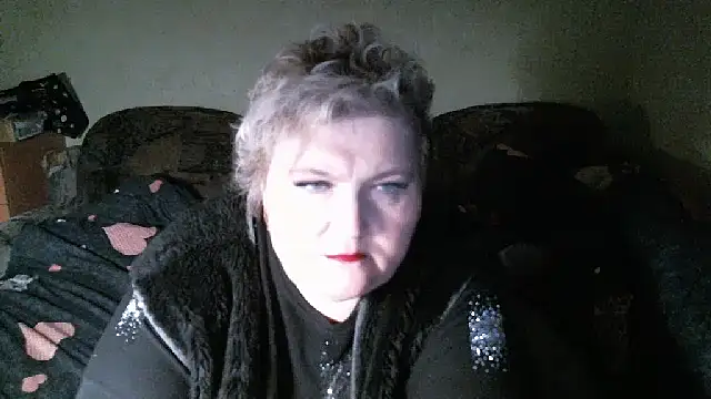 Snapshot of Lana555 chatting on 11/15/25, 01:42 Lana555 online show from 11/15/25, 01:42