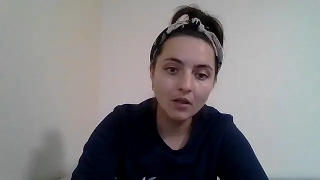 DInaraXRose online show from 09/17/25, 06:10