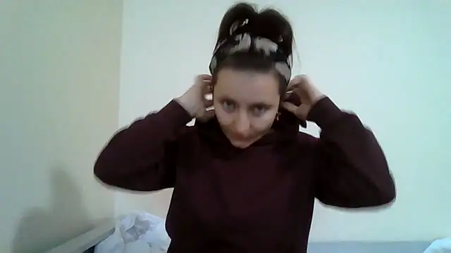 DInaraXRose online show from 10/14/25, 02:39