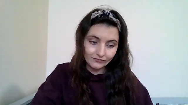 DInaraXRose online show from 11/18/25, 10:51