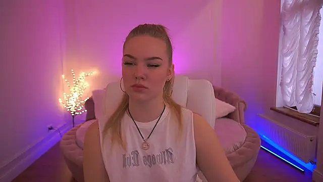 CelesteNoir online show from 12/18/25, 07:57