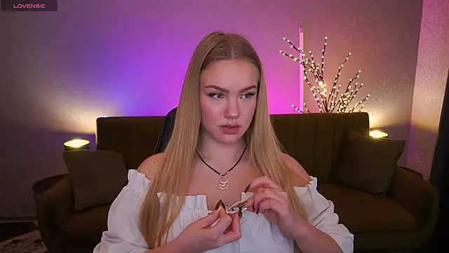 CelesteNoir online show from 11/18/25, 07:44