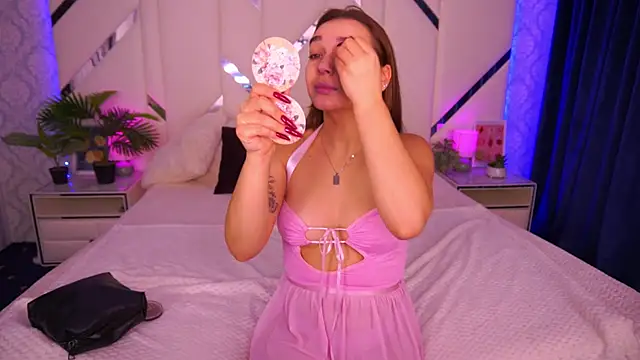 UrMuseOn online show from 10/21/25, 06:24