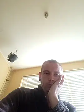 Snapshot of piercingpik chatting on 01/16/26, 12:09 piercingpik online show from 01/16/26, 12:09