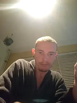 Snapshot of piercingpik chatting on 01/06/26, 08:24 piercingpik online show from 01/06/26, 08:24