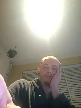 Snapshot of piercingpik chatting on 01/11/26, 09:00 piercingpik online show from 01/11/26, 09:00