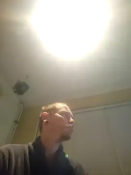 Snapshot of piercingpik chatting on 02/07/26, 10:18 piercingpik online show from 02/07/26, 10:18