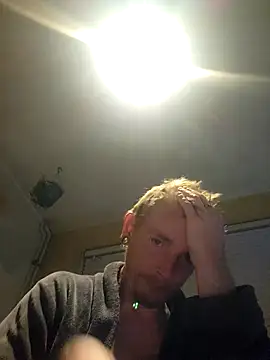 piercingpik online show from 10/22/25, 08:41