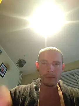 Snapshot of piercingpik chatting on 01/09/26, 12:39 piercingpik online show from 01/09/26, 12:39