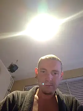 Snapshot of piercingpik chatting on 01/05/26, 09:51 piercingpik online show from 01/05/26, 09:51