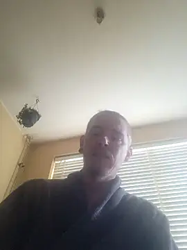 Snapshot of piercingpik chatting on 02/02/26, 10:58 piercingpik online show from 02/02/26, 10:58