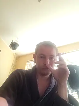 piercingpik online show from 04/05/26, 11:50