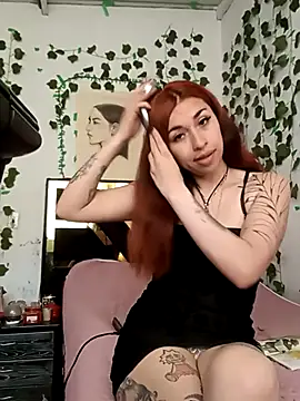 lucywhite13 online show from 11/28/25, 03:45