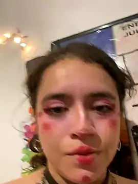 Snapshot of Lucy_YupiSweet chatting on 11/02/25, 09:25 Lucy YupiSweet online show from 11/02/25, 09:25