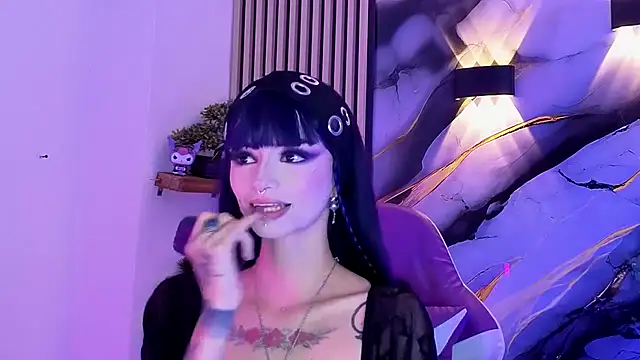 Snapshot of chloe_jacksonn chatting on 07/14/26, 10:38 chloe jacksonn online show from 07/14/26, 10:38