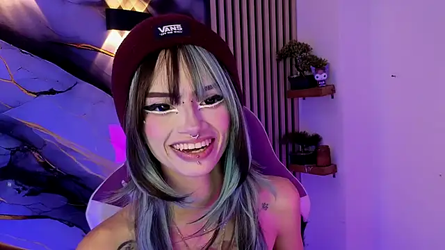 Snapshot of chloe_jacksonn chatting on 07/17/26, 11:46 chloe jacksonn online show from 07/17/26, 11:46
