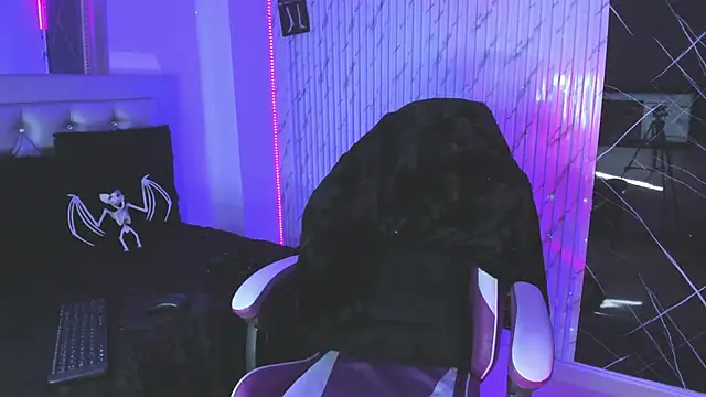 chloe jacksonn online show from 11/11/25, 12:05