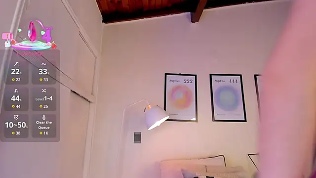 AriaMuse online show from 10/25/25, 08:42