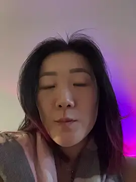 AikoYamada online show from 10/20/25, 05:42