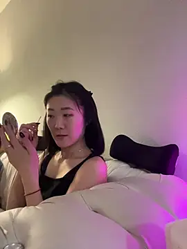 AikoYamada online show from 10/28/25, 06:23