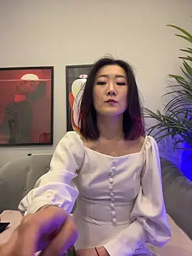 AikoYamada online show from 11/28/25, 07:19