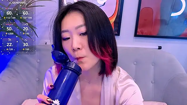 AikoYamada online show from 10/06/25, 09:43