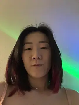 AikoYamada online show from 10/31/25, 05:48