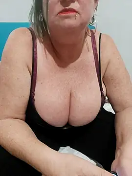 Snapshot of Miss-tetas chatting on 11/16/25, 12:48 Miss-tetas online show from 11/16/25, 12:48