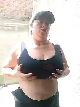 Snapshot of Miss-tetas chatting on 10/09/25, 05:24 Miss-tetas online show from 10/09/25, 05:24