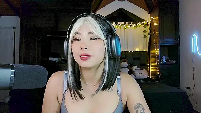 Shisuku Sophi online show from 12/19/25, 06:27