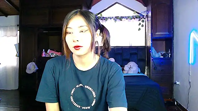 Shisuku Sophi online show from 10/12/25, 10:11