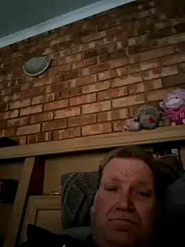 Snapshot of wallacelegend chatting on 09/10/25, 05:06 wallacelegend online show from 09/10/25, 05:06